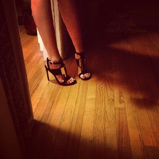 Pom Klementieff feet photo thumbnail