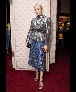 Pom Klementieff feet photo thumbnail