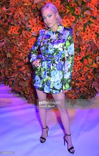 Pom Klementieff feet photo thumbnail