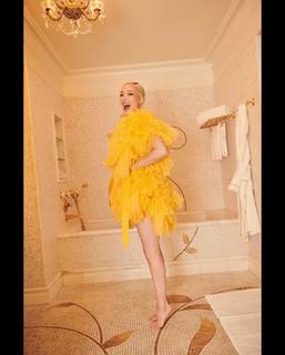 Pom Klementieff feet photo thumbnail