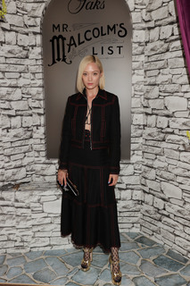 Pom Klementieff feet photo thumbnail