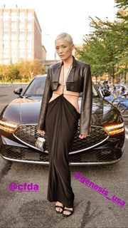 Pom Klementieff feet photo thumbnail