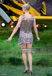 Pom Klementieff feet photo thumbnail