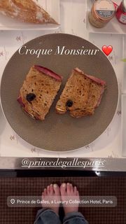 Pom Klementieff feet photo thumbnail