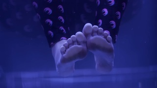 Pomme feet photo 1