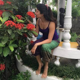 Pooja Batra feet photo 5