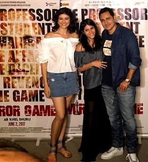 Pooja Batra feet photo 18
