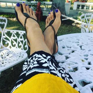 Pooja Batra feet photo 2