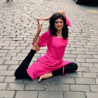 Pooja Batra feet photo 15