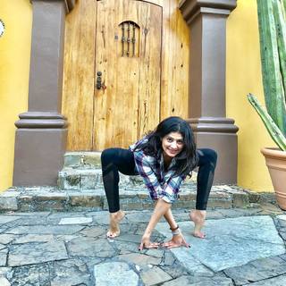 Pooja Batra feet photo 13