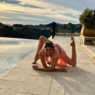 Pooja Batra feet photo 7