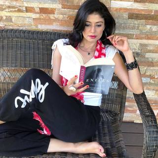 Pooja Batra feet photo 5