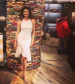 Pooja Batra feet photo 10