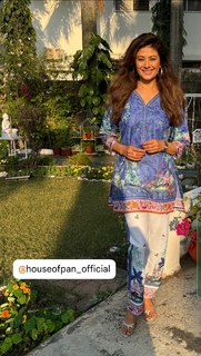 Pooja Batra feet photo 12