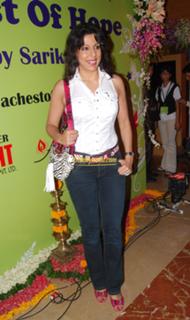 Pooja Bedi feet photo 3