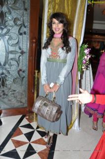 Pooja Bedi feet photo 4