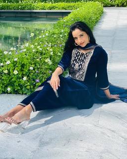 Pooja Bhalekar feet photo 15