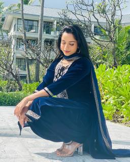 Pooja Bhalekar feet photo 13