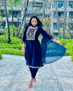 Pooja Bhalekar feet photo 5
