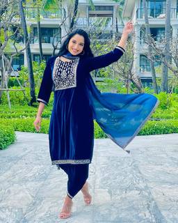 Pooja Bhalekar feet photo 3