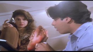 Pooja Bhatt feet photo 4