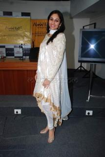 Pooja Chopra feet photo 5
