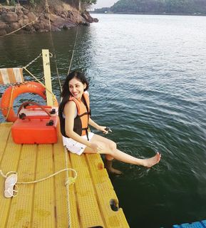 Pooja Chopra feet photo 9