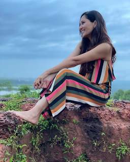 Pooja Chopra feet photo 2