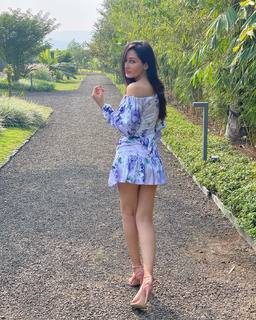 Pooja Chopra feet photo 1