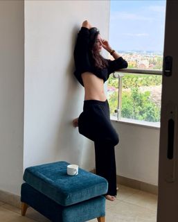 Pooja Chopra feet photo 11