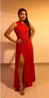 Pooja Gaur feet photo 17
