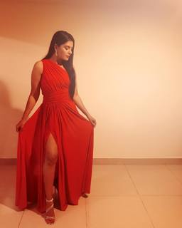 Pooja Gaur feet photo 16