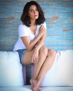 Pooja Gaur feet photo 12