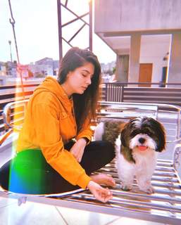 Pooja Gaur feet photo 17