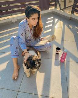 Pooja Gaur feet photo 16