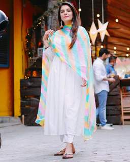 Pooja Gaur feet photo 9