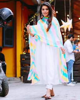 Pooja Gaur feet photo 8