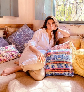 Pooja Gaur feet photo 3