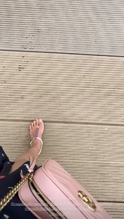 Pooja Gaur feet photo 17