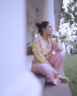 Pooja Gaur feet photo 13
