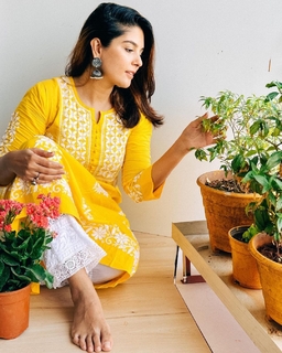 Pooja Gaur feet photo 19