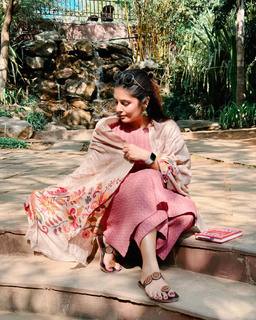 Pooja Gaur feet photo 10