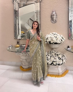 Pooja Gaur feet photo 10