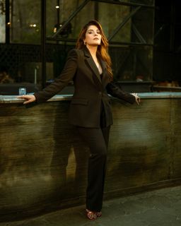 Pooja Gaur feet photo 13