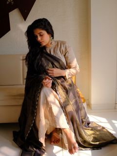 Pooja Gaur feet photo 5
