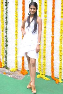 Pooja Hegde feet photo thumbnail