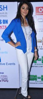 Pooja Hegde feet photo thumbnail
