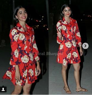 Pooja Hegde feet photo thumbnail