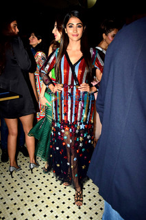 Pooja Hegde feet photo thumbnail