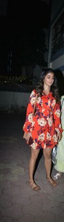 Pooja Hegde feet photo thumbnail